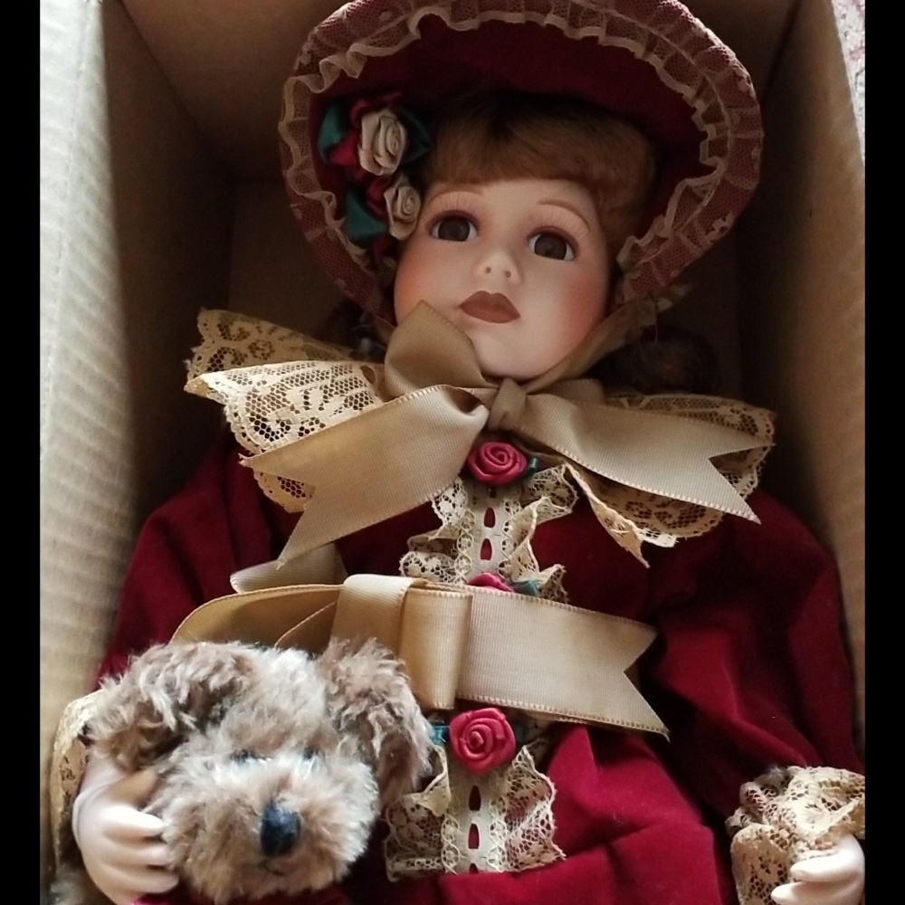 Boyds Bear Collection #4901 "Victoria"